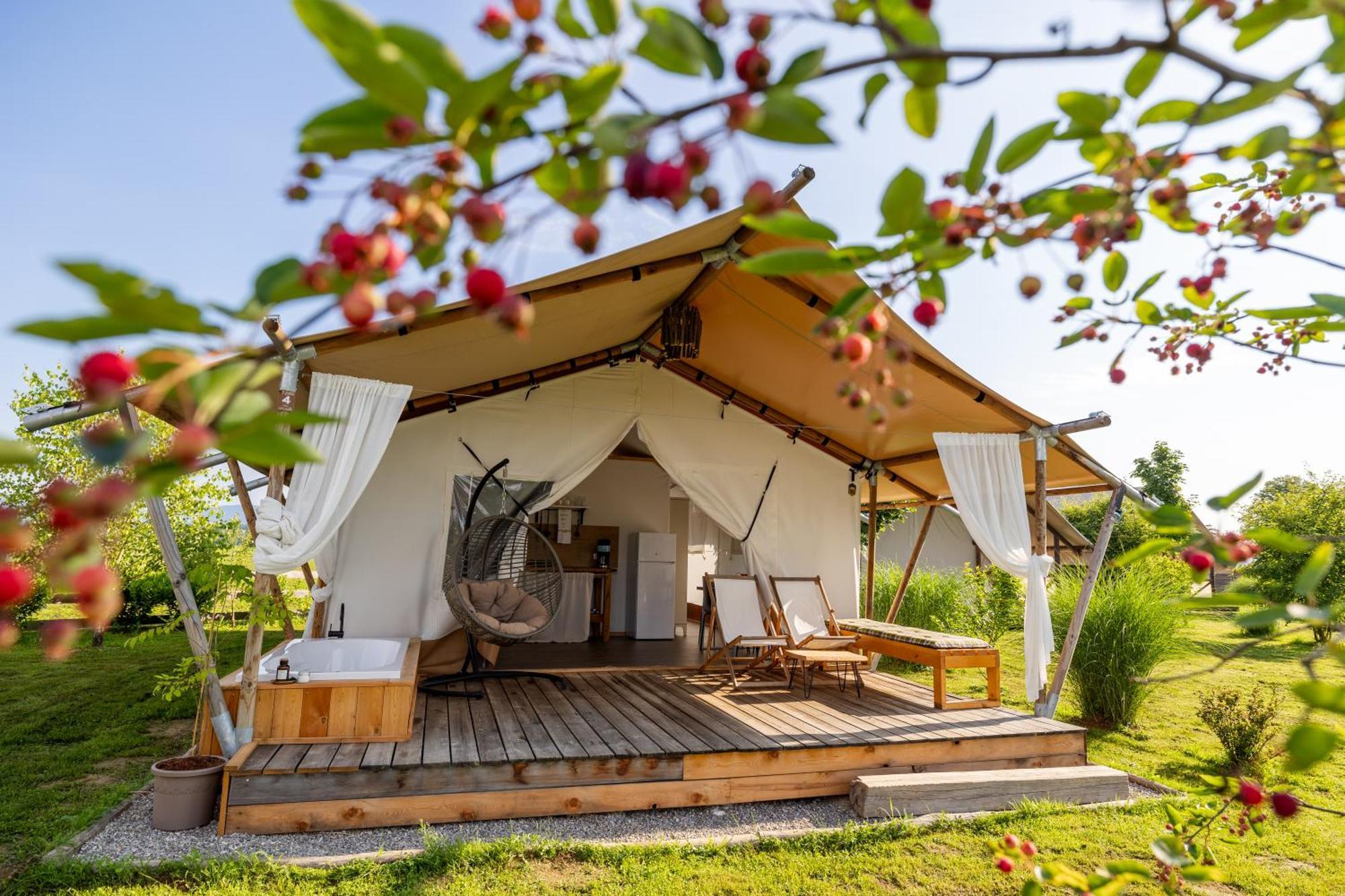 Glamping Kolpa Resort Gradac Ngoại thất bức ảnh