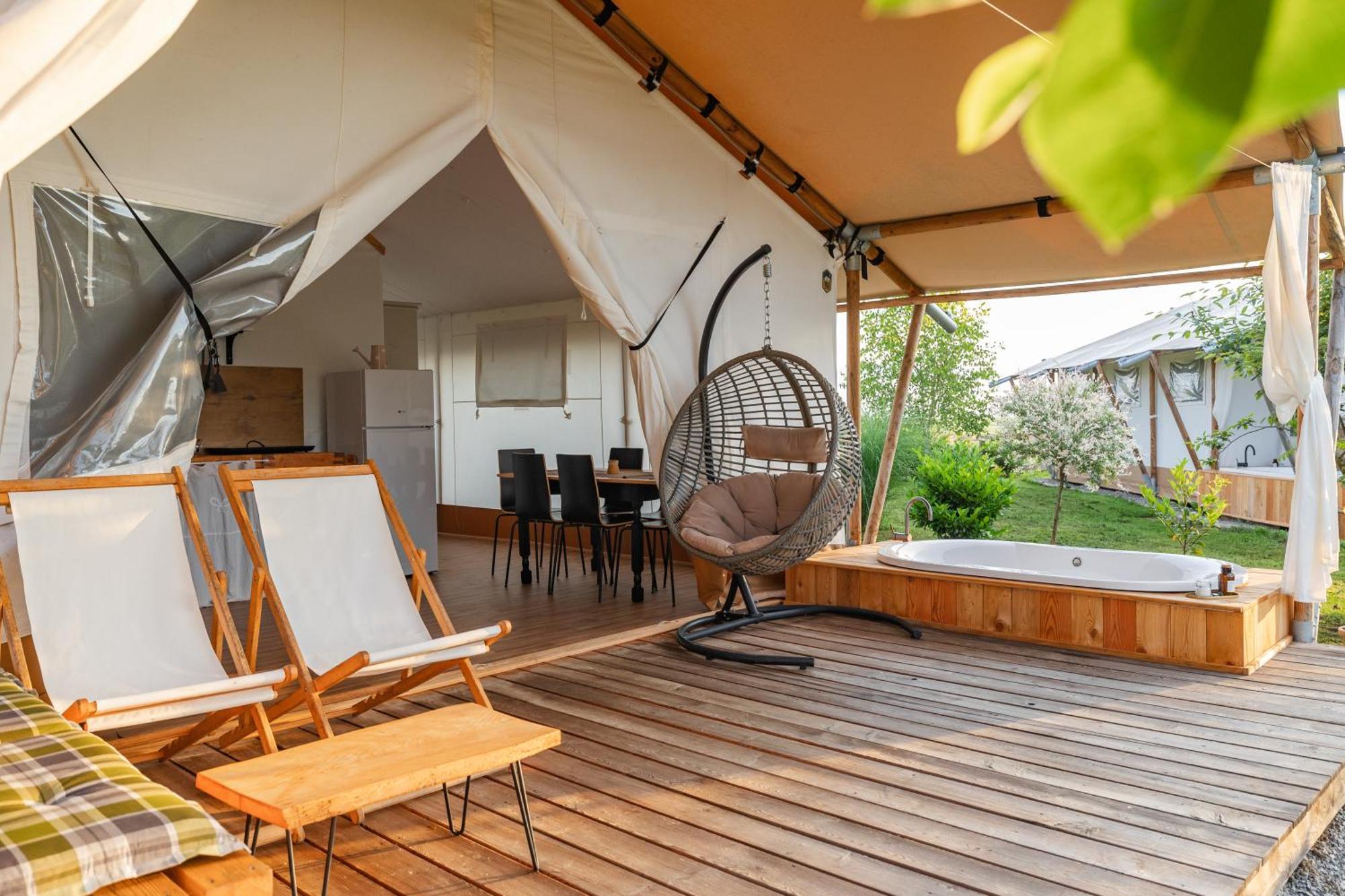 Glamping Kolpa Resort Gradac Ngoại thất bức ảnh