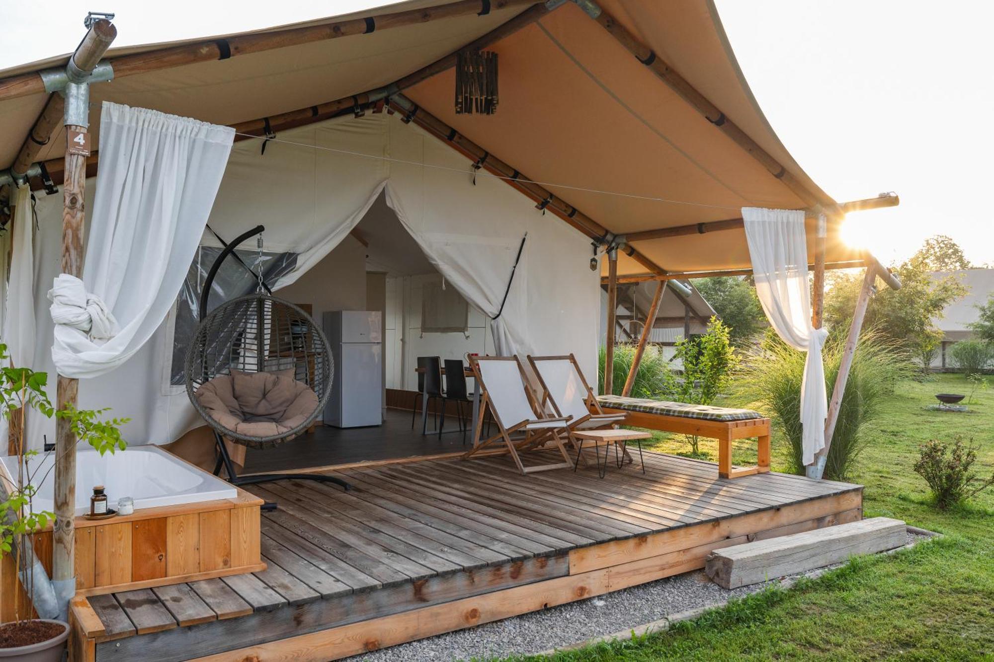Glamping Kolpa Resort Gradac Ngoại thất bức ảnh