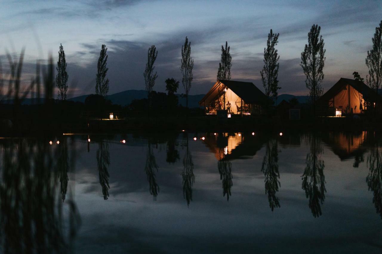 Glamping Kolpa Resort Gradac Ngoại thất bức ảnh